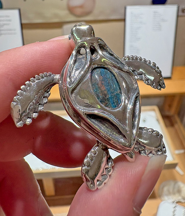 Peapod Sea Turtle Necklace - Image 3