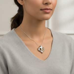 Fouette Heart Peapod Necklace