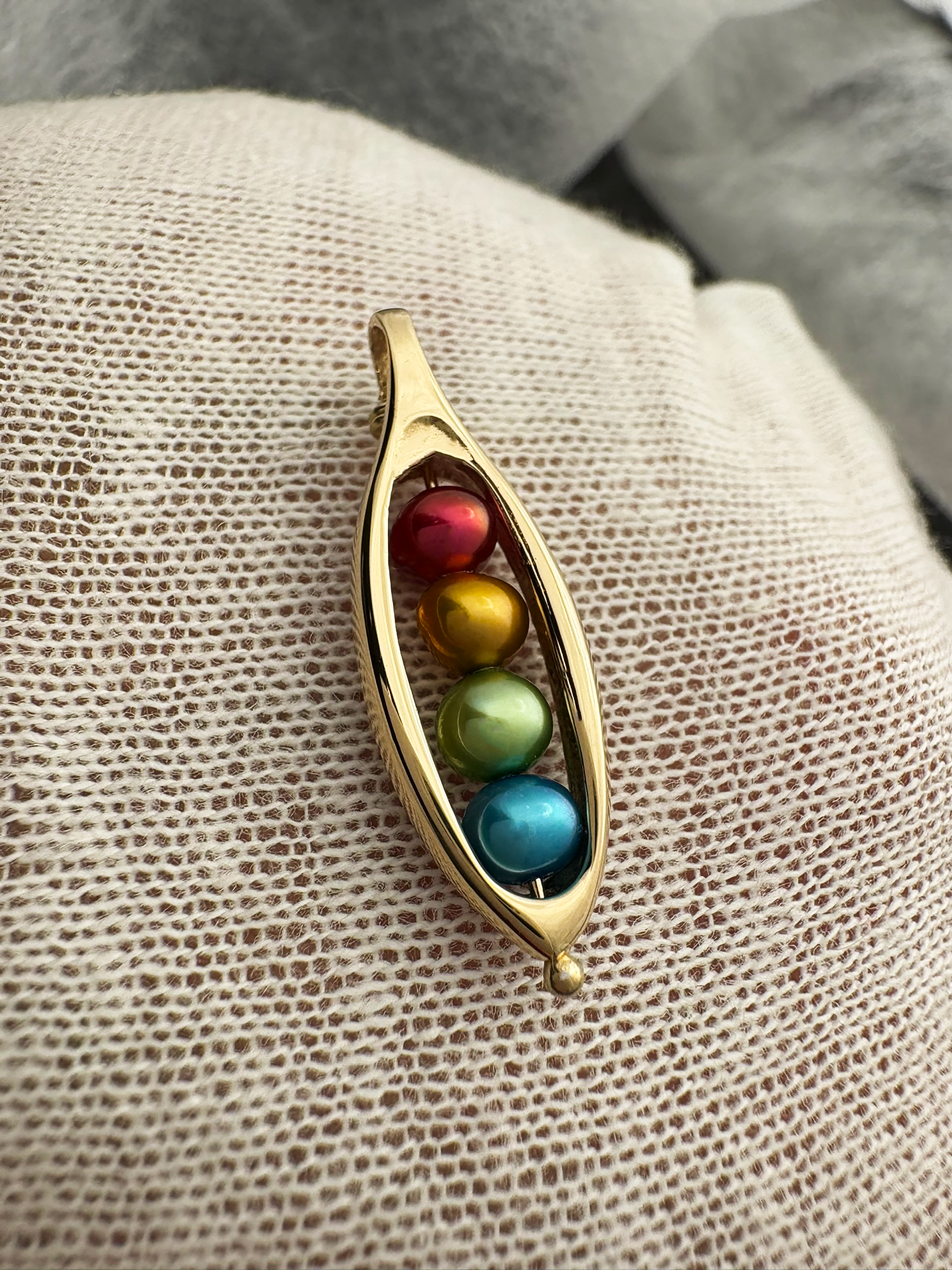 Mother's Peapod® 4 Pea Necklace - Image 3