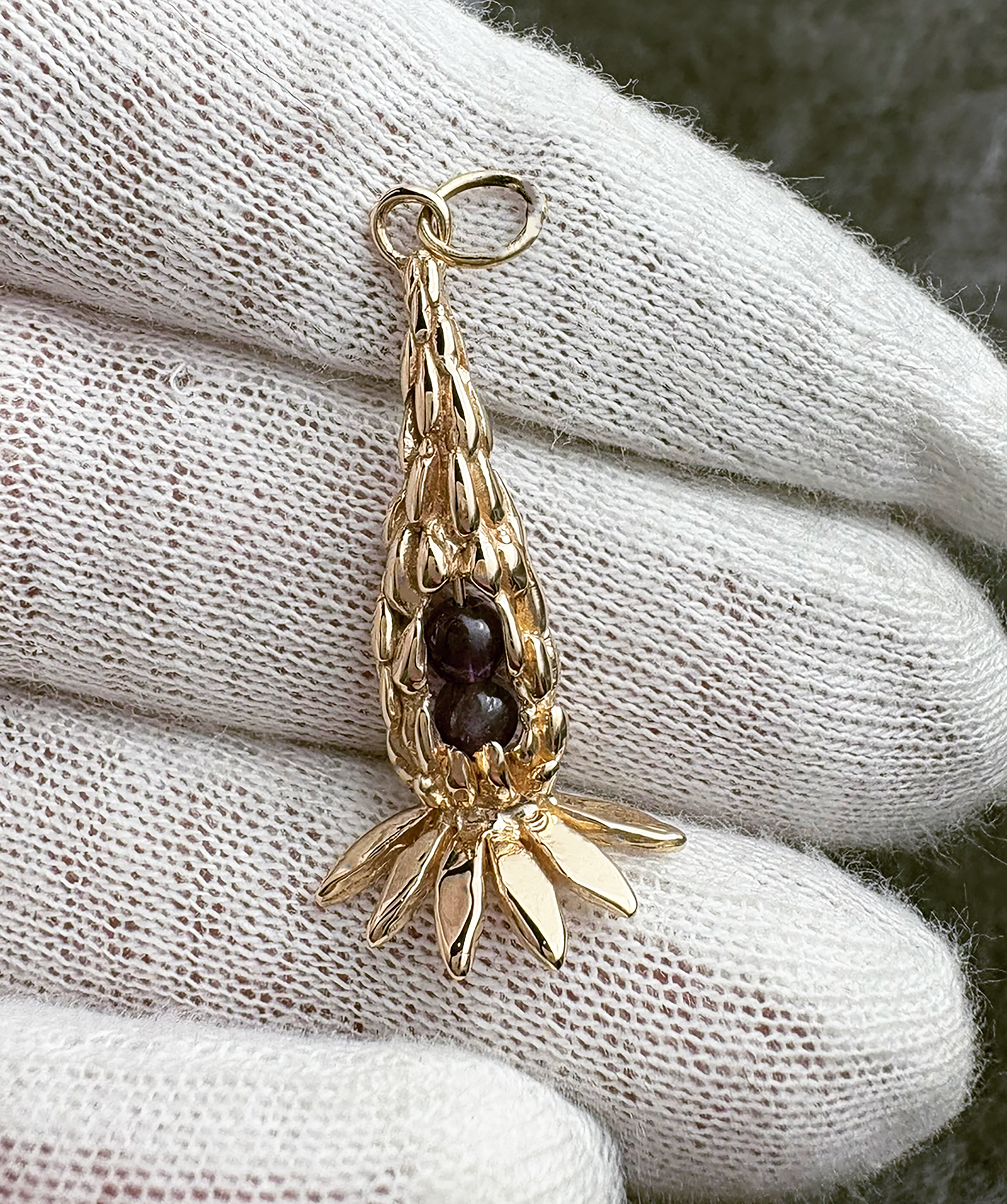 Lupine Peapod Small Necklace - Image 5