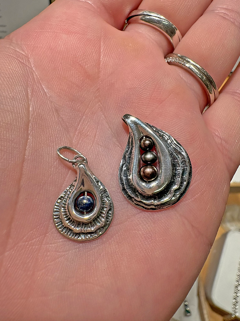 Oyster Shell Peapod Necklace - Image 5