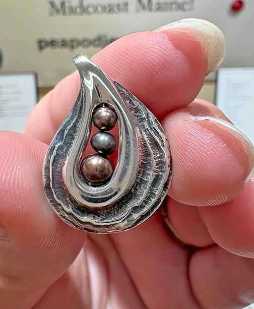 Oyster Shell Peapod Necklace - Image 2